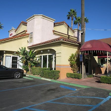 Country Inn Ontario Exterior photo