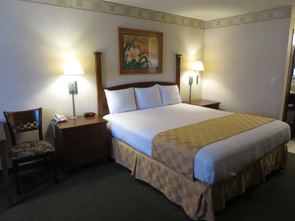 Country Inn Ontario Exterior photo