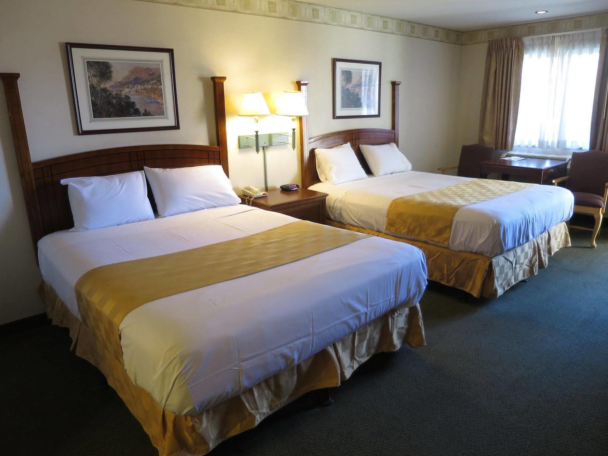 Country Inn Ontario Exterior photo