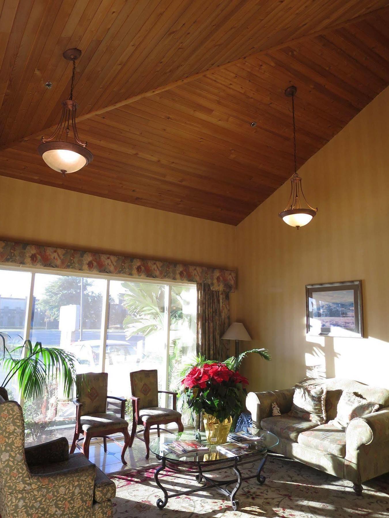 Country Inn Ontario Exterior photo